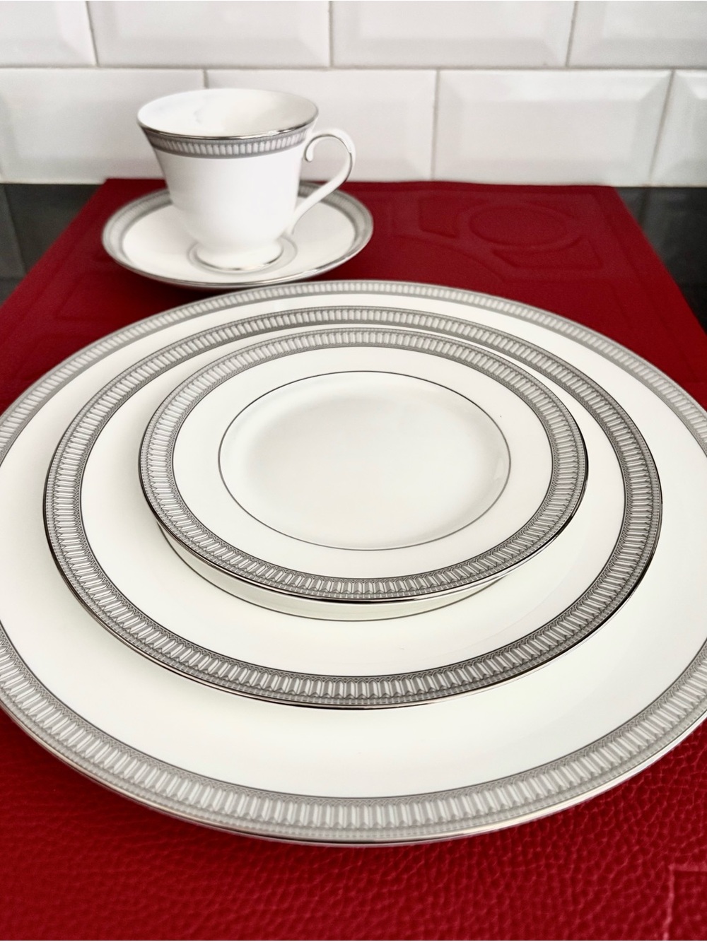 Classic Waterford Carina Platinum 5 piece place setting NEW !!
